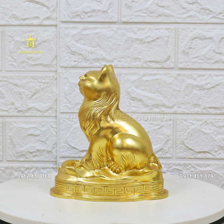 Từng đường n&eacute;t tr&ecirc;n pho tượng được nghệ nh&acirc;n chế t&aacute;c v&ocirc; c&ugrave;ng tỉ mỉ v&agrave; tinh tế